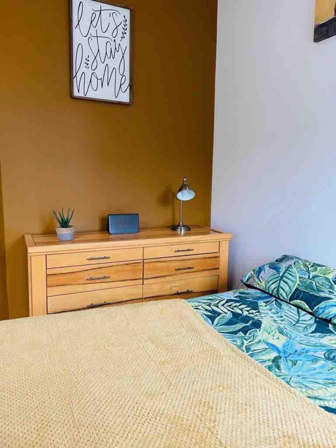 2 Bed Self Contained Apartment Рексем Экстерьер фото