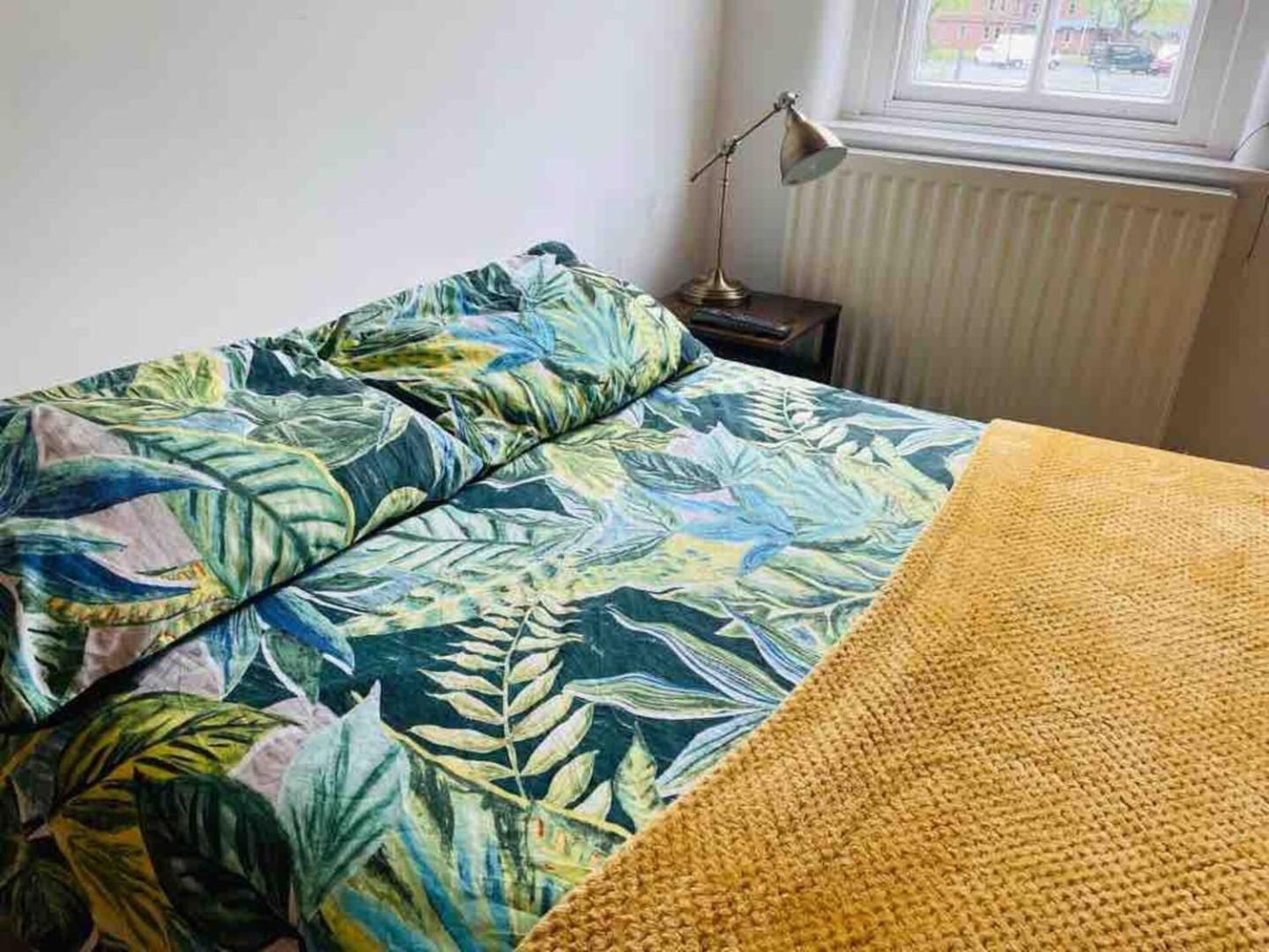 2 Bed Self Contained Apartment Рексем Экстерьер фото